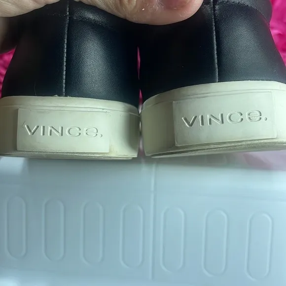 (C) VINCE Comfort LEATHER CORBIN‎ Slip-On Sneakers, Black, Size 6.5