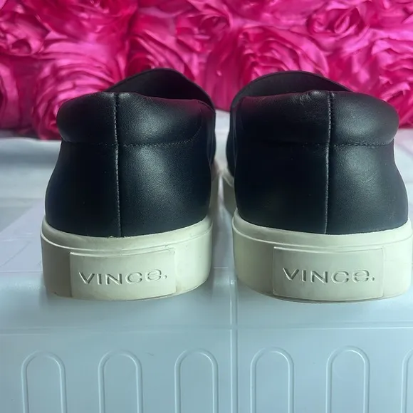 (C) VINCE Comfort LEATHER CORBIN‎ Slip-On Sneakers, Black, Size 6.5