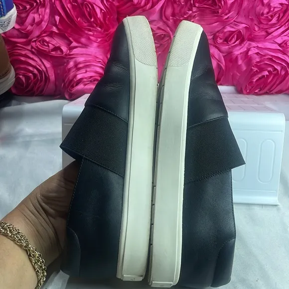 (C) VINCE Comfort LEATHER CORBIN‎ Slip-On Sneakers, Black, Size 6.5