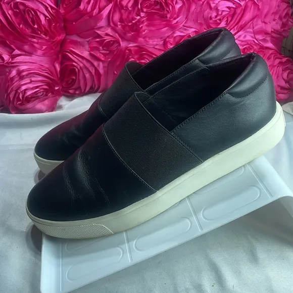 (C) VINCE Comfort LEATHER CORBIN‎ Slip-On Sneakers, Black, Size 6.5