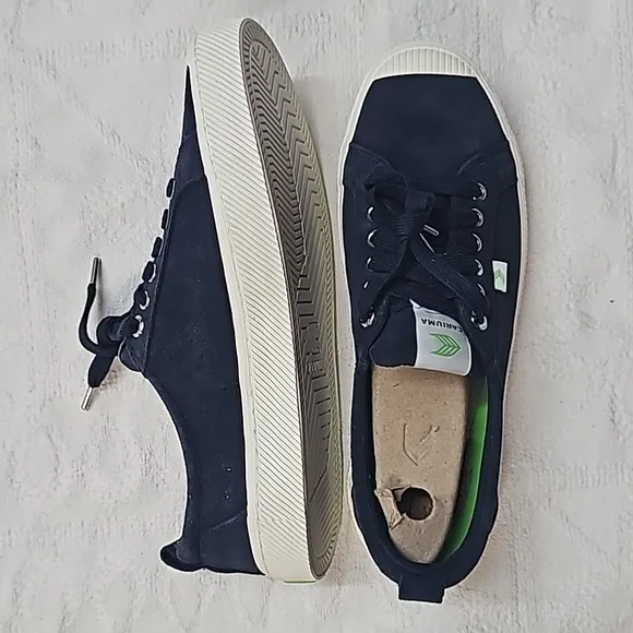 Cariuma shoes sneakers dark blue 100% leather suede blue sz 9
