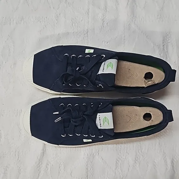 Cariuma shoes sneakers dark blue 100% leather suede blue sz 9