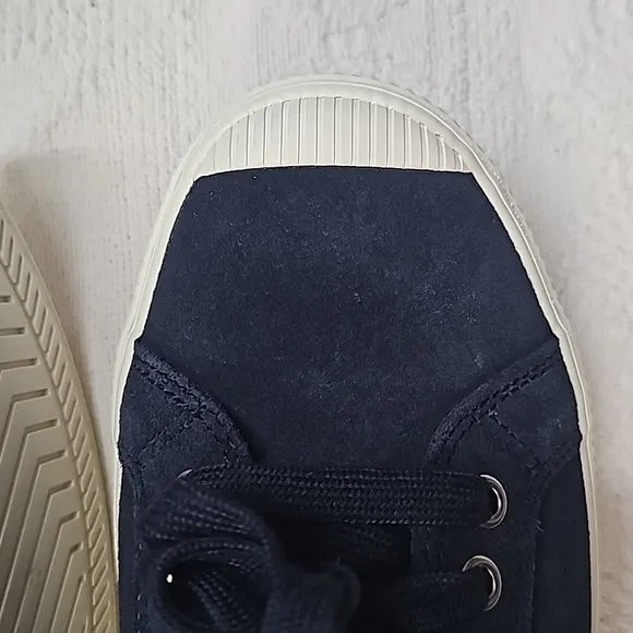 Cariuma shoes sneakers dark blue 100% leather suede blue sz 9