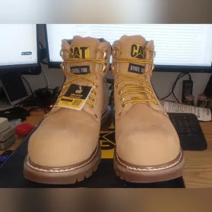 Caterpillar size 9 steel toe work boots NIB