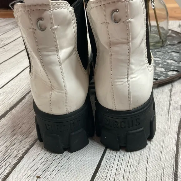 Circus by Sam Edelman Chelsea Boots