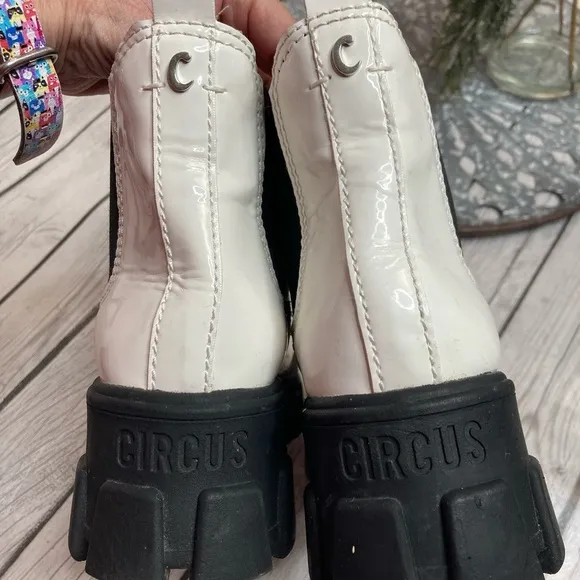 Circus by Sam Edelman Chelsea Boots