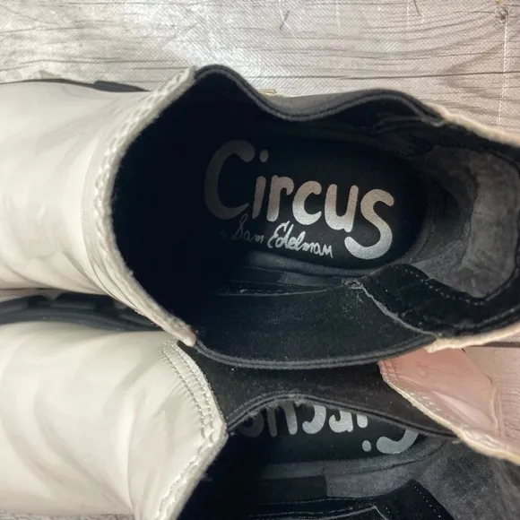 Circus by Sam Edelman Chelsea Boots