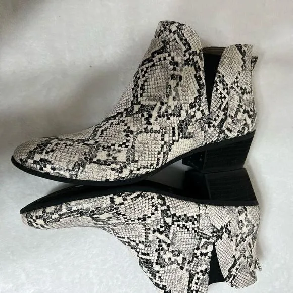 Circus Sam Edelman Pipper Ivory and Black Snake Print Ankle Boots Booties 9.5 Wo