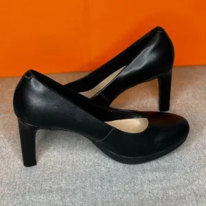 Clarks Ambyr Joy Black Leather Classic Round Toe Pump SIZE 7.5