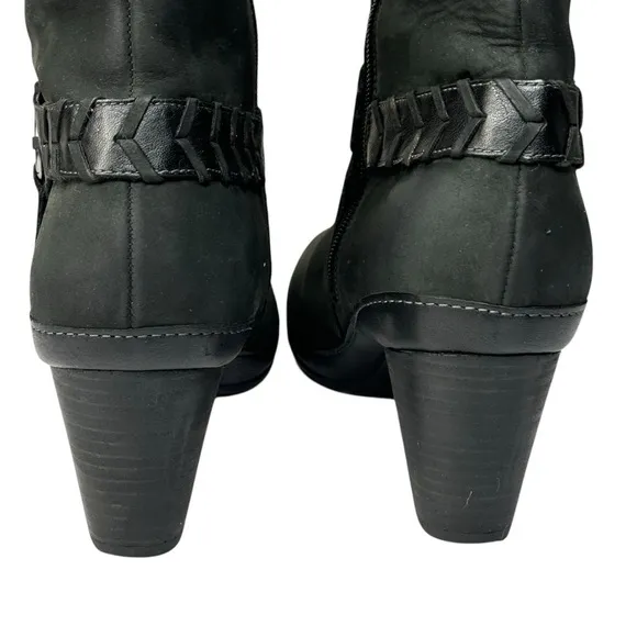 Clark’s Artisan Black Leather Heeled Knee Boots Size 10 Moto-Western Style Vibe