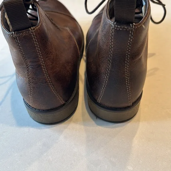 Clark’s  collection Men's Brown Leather boots size 10.5 excellent condition brn.