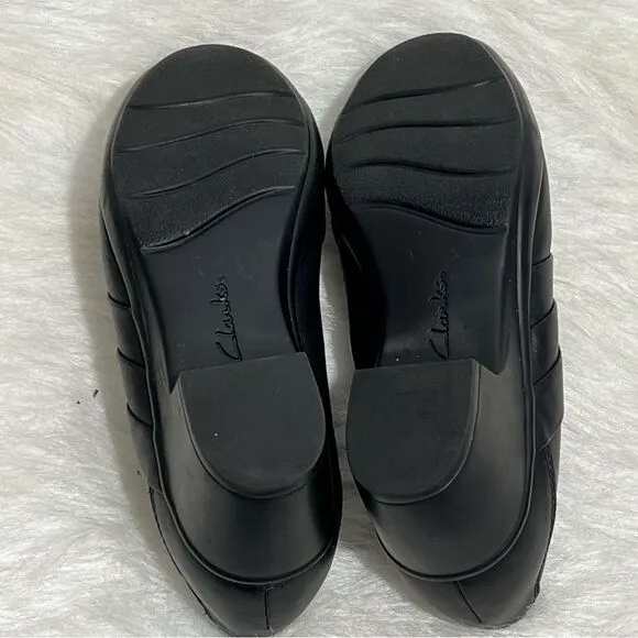 Clarks Emslie Warbler Black Leather Slip On Heeled Shoe -- 9.5M
