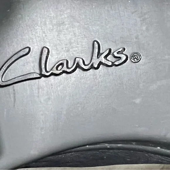 Clarks Emslie Warbler Black Leather Slip On Heeled Shoe -- 9.5M