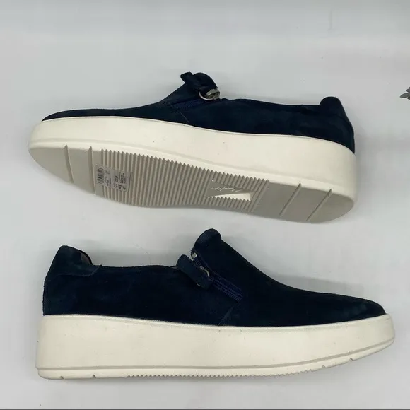 Clarks Layton Step Slip On Cushioned Sneakers in Navy SuedeSize 7W