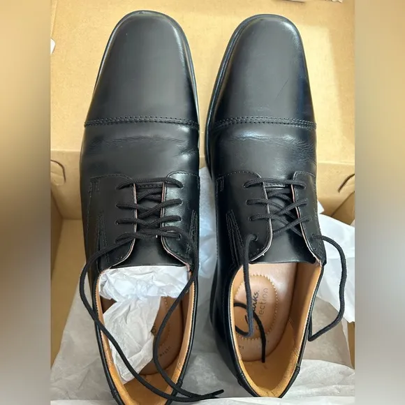 Clarks Men's Tilden Cap Oxford Size 12M