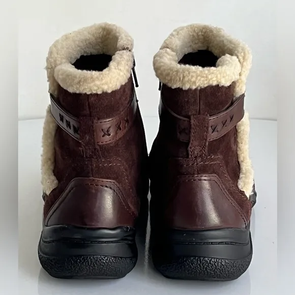 CLARKS Trixiebell Women's Brown Leather Sherpa Ankle Boots Size 10 M