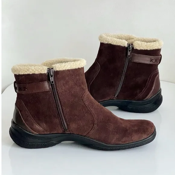 CLARKS Trixiebell Women's Brown Leather Sherpa Ankle Boots Size 10 M