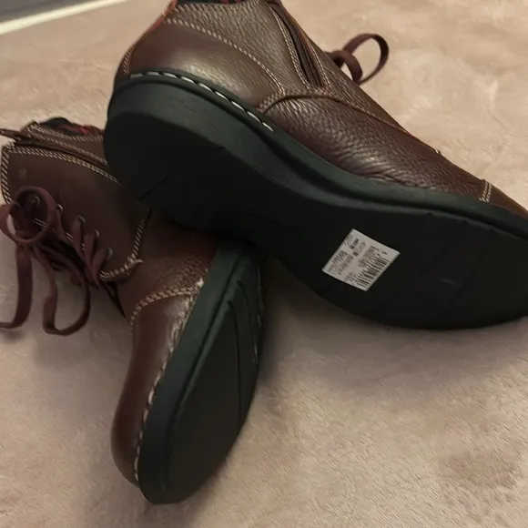 Clark’s Whistle Bea Leather ankle boots