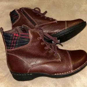 Clark’s Whistle Bea Leather ankle boots