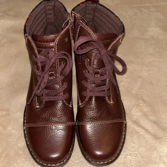 Clark’s Whistle Bea Leather ankle boots
