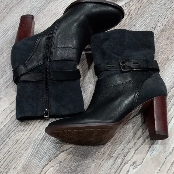 Clarks Women's Kacia Garnet High Heel Black Leather Ankle Boots Sz 7M