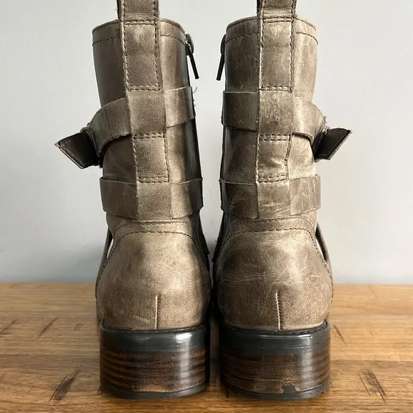 Clarks Women's Light Brownish Green Combat Boots size 7.5