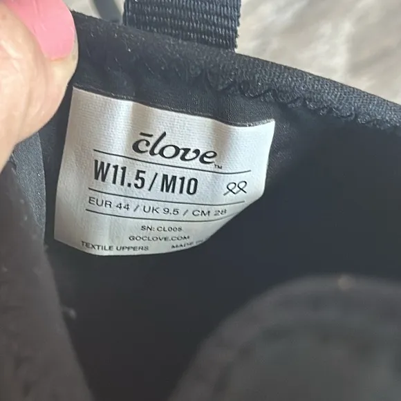 CLOVE Black Slip On Unisex Nursing Core Sneakers NEW