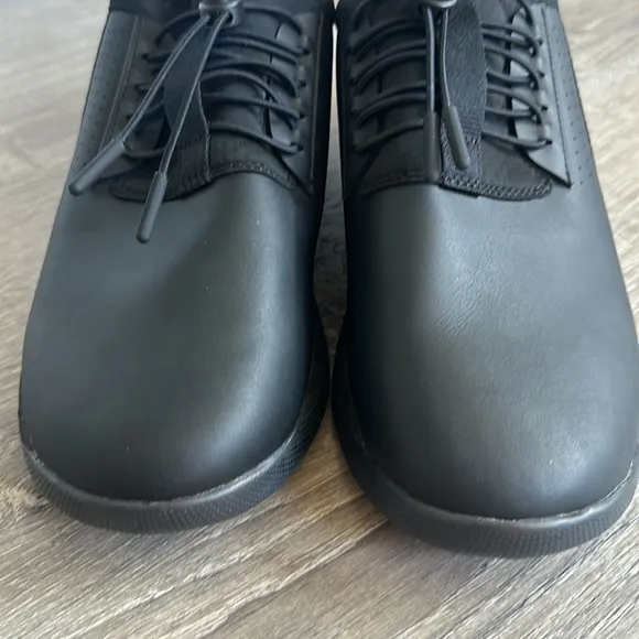 CLOVE Black Slip On Unisex Nursing Core Sneakers NEW