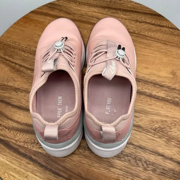Clove Classic Shoes Womens Size 7 Pink Slip-On Fluid-Resistant Nursing Sneakers