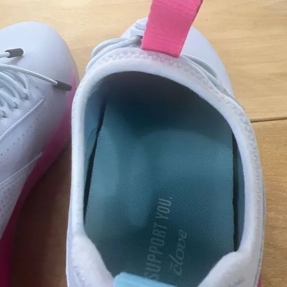 Clove Comfort Nursing /‎ Healthcare Shoes ELECTRON ROSE in Woman's size 8.5