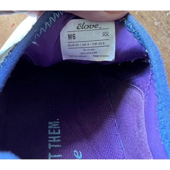 Clove comfort Nursing  shoes  2 pairs size 6