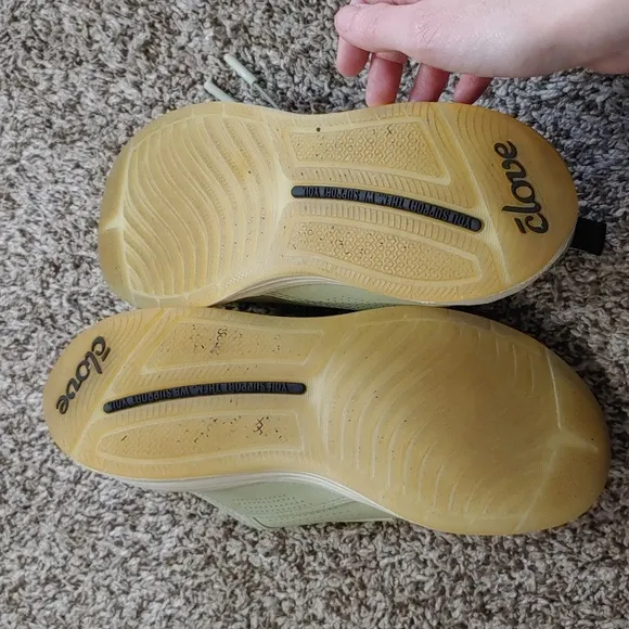 Clove Light Green Nursing Shoes, Women's Size 7.5