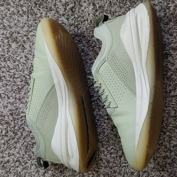 Clove Light Green Nursing Shoes, Women's Size 7.5