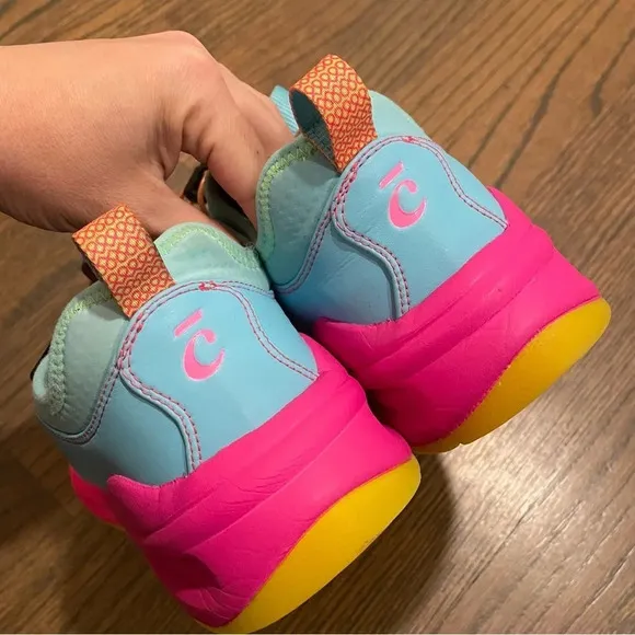 CLOVE Limited Edition Supernova Blue Nursing Sneakers Shoes Women’s 7