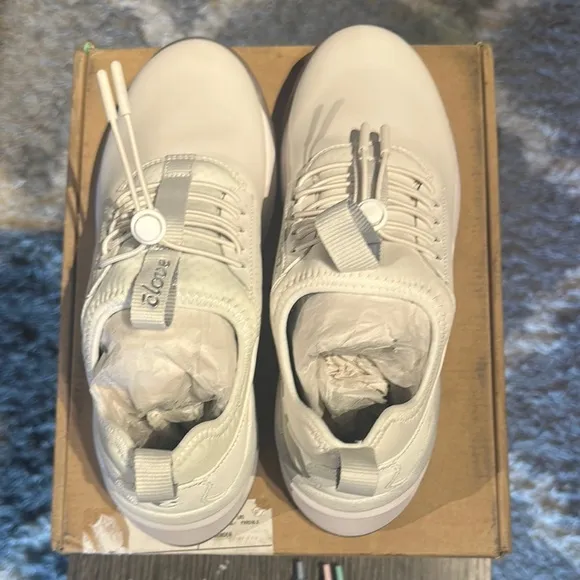 Clove - Men’s Nursing Shoes Size 7.5 - Brilliant White (Brand New)