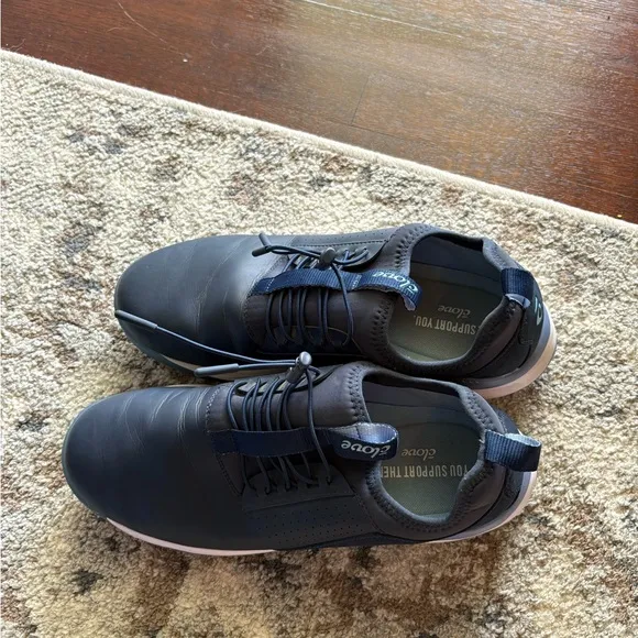 Clove Men’s Nursing Sneakers