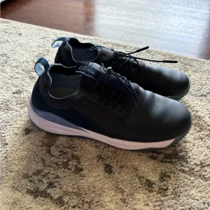 Clove Men’s Nursing Sneakers
