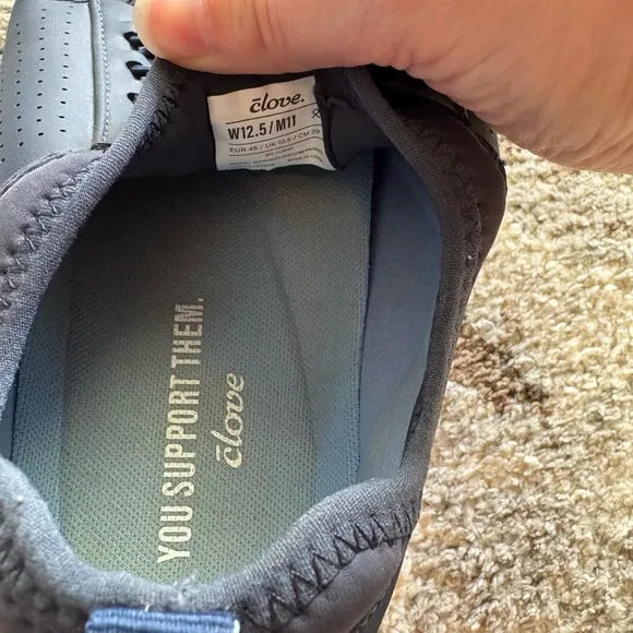 Clove Men’s Nursing Sneakers