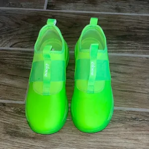 Clove neon green nursing shoes sneakers