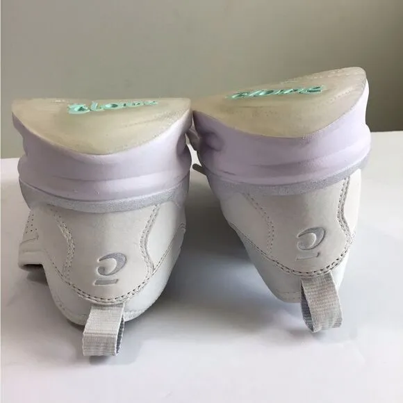 Clove Nursing Healthcare Shoes In Brilliant White Size 8