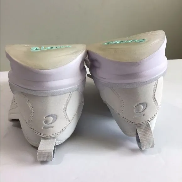 Clove Nursing Healthcare Shoes In Brilliant White Size 9.5