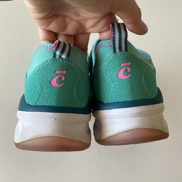 Clove nursing sneakers tennis shoes turquoise women’s 10 EUC