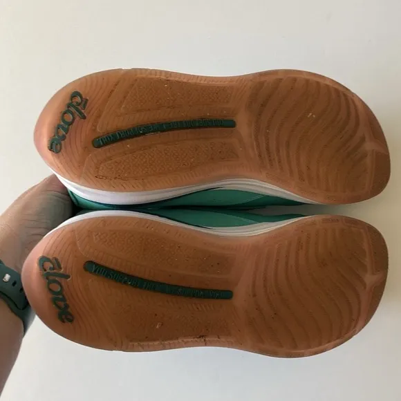 Clove nursing sneakers tennis shoes turquoise women’s 10 EUC