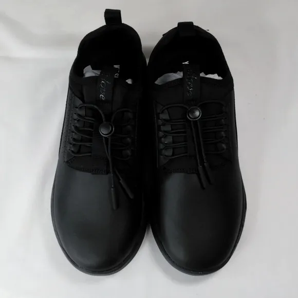 Clove Shoes Classic All Black Healthcare Nursing Comfortable Sneakers Unisex