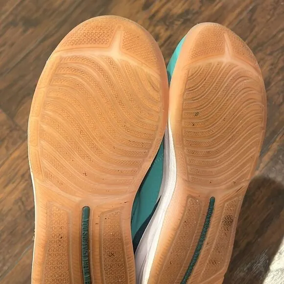Clove Shoes Limited Edition PACIFIC PALM Teal Nursing Sneakers Women size 9.5