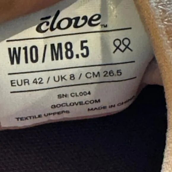 CLOVE Unisex Classic Slip-On Fluid-Resistant Sneakers Pink size W10/M8.5 NWOB