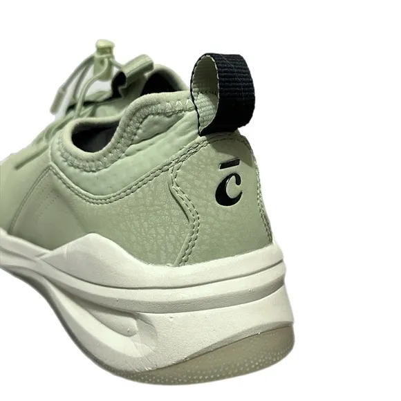 Clove Unisex Nursing Shoes Sneakers in Sage Green Size W9 / M7.5