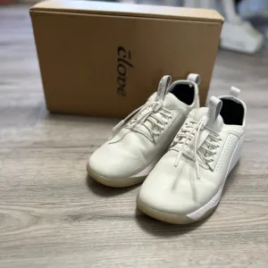 Clove Women's Classic Brilliant White Nursing / Medical shoes Size 8