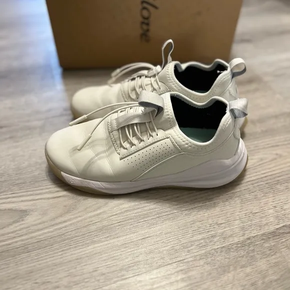 Clove Women's Classic Brilliant White Nursing / Medical shoes Size 8