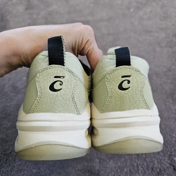 Cloves green matcha nursing sneaker